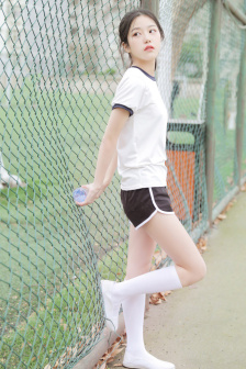 同桌上课吃我的小兔兔