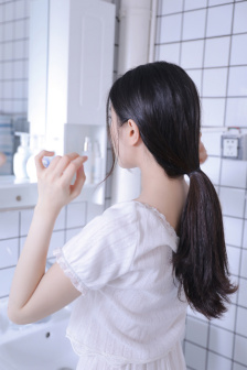 别急着为大学师生恋辩护